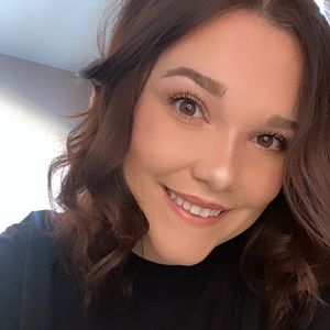 Meet your Posher, Devin